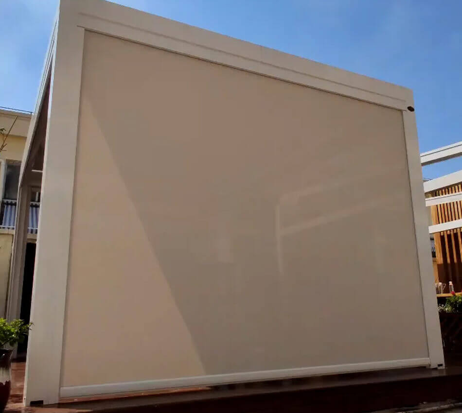 Horizontal Zipscreen