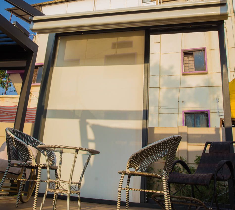 Horizontal Zipscreen